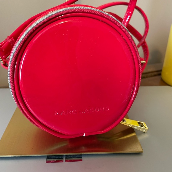 Marc Jacobs Patent Leather Crossbody Bag (EUC) - Picture 3 of 4